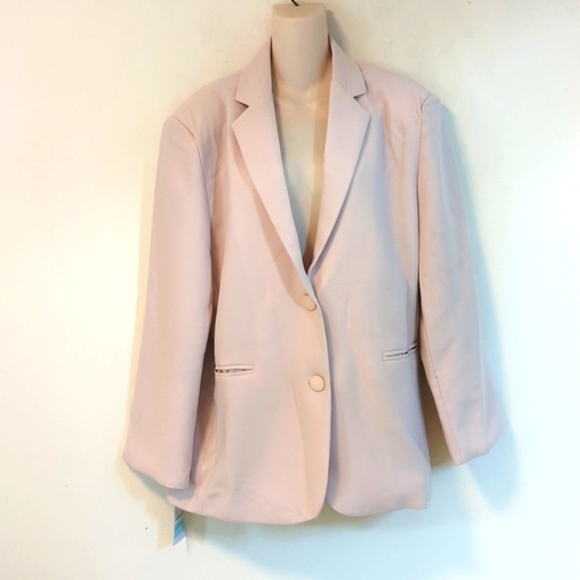 Storets Ava Oversized Blazer w/Contrast Cuff - Picture 8 of 16